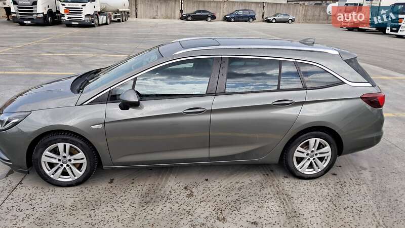 Универсал Opel Astra 2017 в Сокале