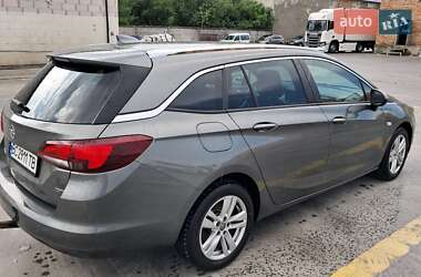 Универсал Opel Astra 2017 в 