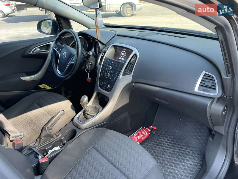 Хетчбек Opel Astra 2013 в Полтаві