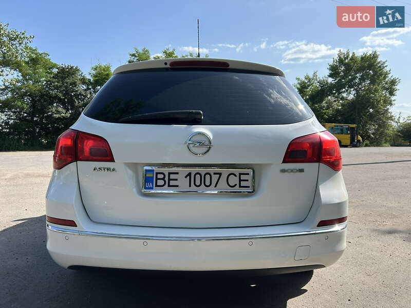 Універсал Opel Astra 2012 в Первомайську