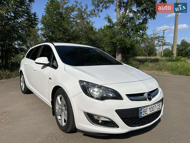 Універсал Opel Astra 2012 в Первомайську