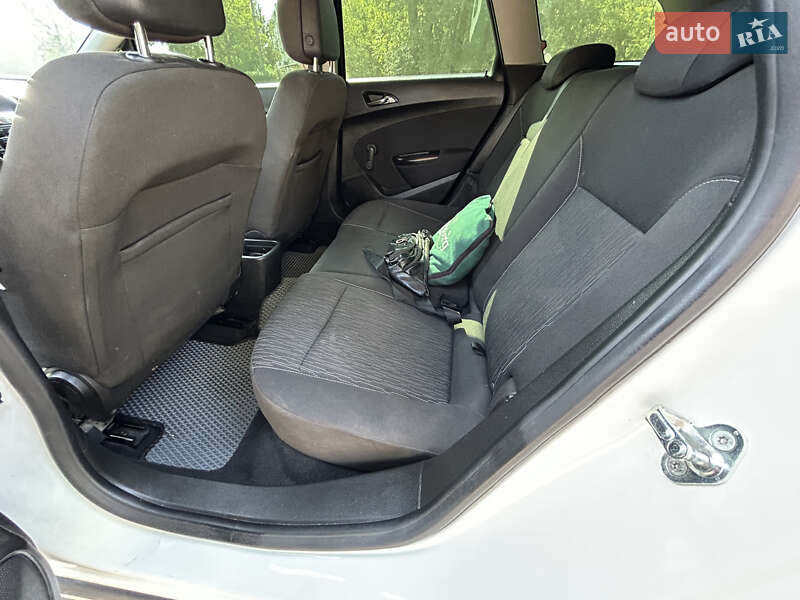 Універсал Opel Astra 2012 в Первомайську