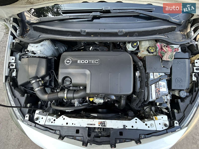 Універсал Opel Astra 2012 в Первомайську