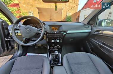 Хэтчбек Opel Astra 2009 в 