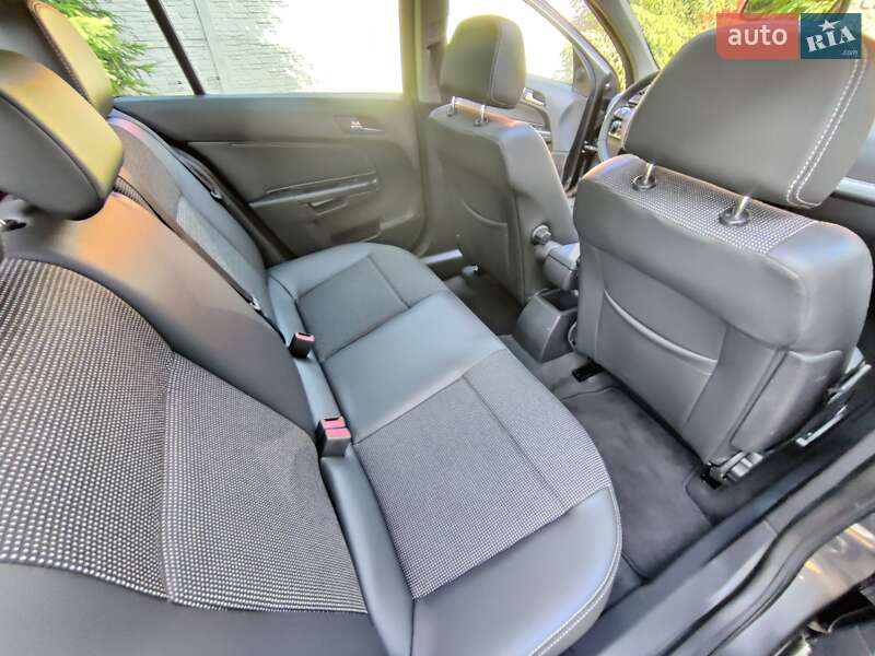 Хетчбек Opel Astra 2009 в Полтаві