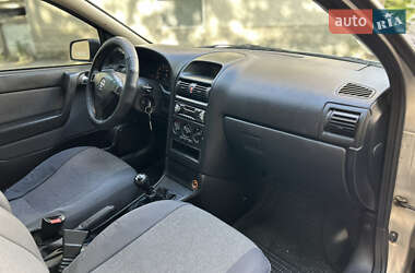 Седан Opel Astra 2006 в 