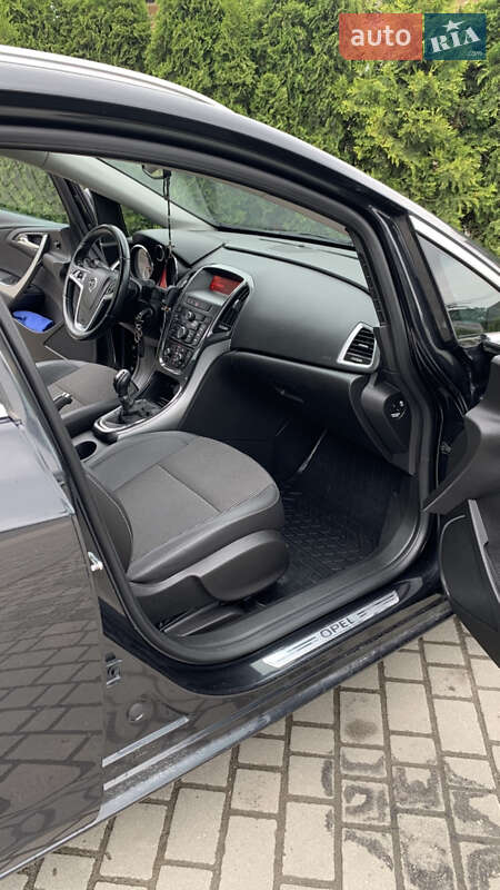 Универсал Opel Astra 2013 в Новояворовске фото 9 Универсал Opel Astra 2013 в Новояворовске