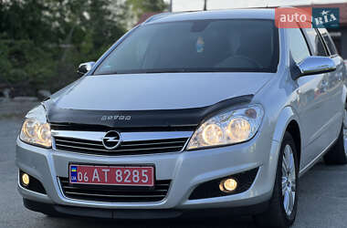 Универсал Opel Astra 2008 в 