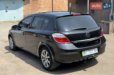 Хэтчбек Opel Astra 2006 в 