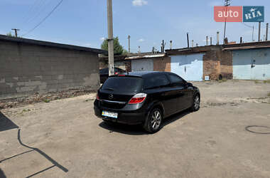 Хэтчбек Opel Astra 2006 в 