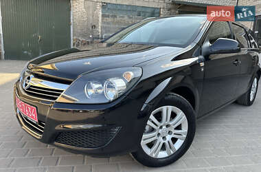 Универсал Opel Astra 2010 в 
