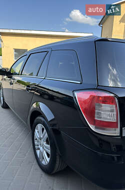Универсал Opel Astra 2010 в 