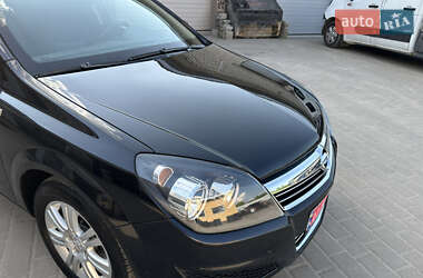 Универсал Opel Astra 2010 в 