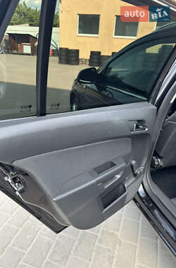 Универсал Opel Astra 2010 в 