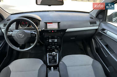 Универсал Opel Astra 2010 в 