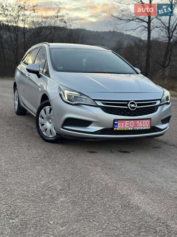 Універсал Opel Astra 2019 в Долині