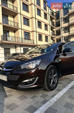 Универсал Opel Astra 2013 в Мостиске