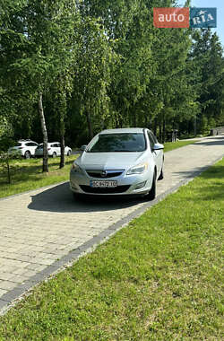 Універсал Opel Astra 2011 в 