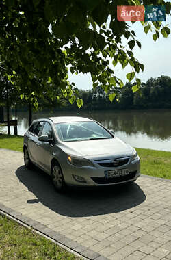 Універсал Opel Astra 2011 в 