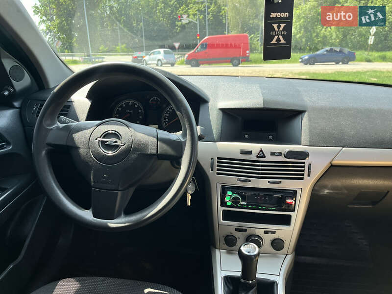 Хетчбек Opel Astra 2008 в Полтаві
