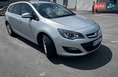 Универсал Opel Astra 2013 в 