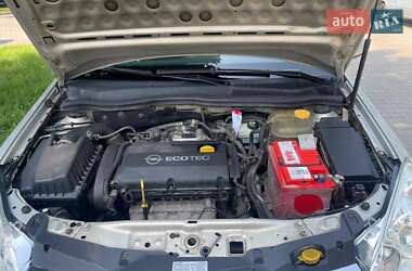 Хэтчбек Opel Astra 2008 в 