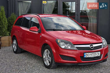 Універсал Opel Astra 2010 в Тернополі
