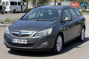 Універсал Opel Astra 2012 в Дніпрі