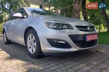 Універсал Opel Astra 2015 в Львові
