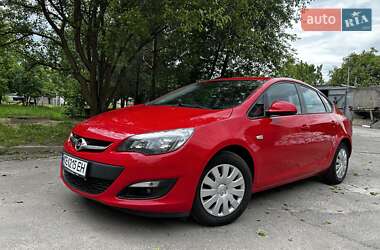 Седан Opel Astra 2014 в Ровно