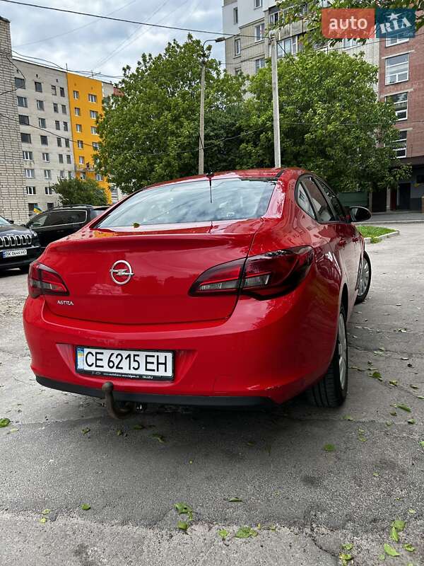 Седан Opel Astra 2014 в Рівному