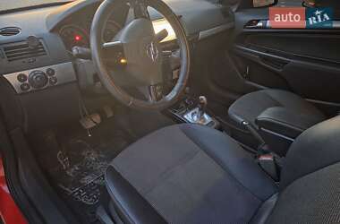 Хэтчбек Opel Astra 2007 в 