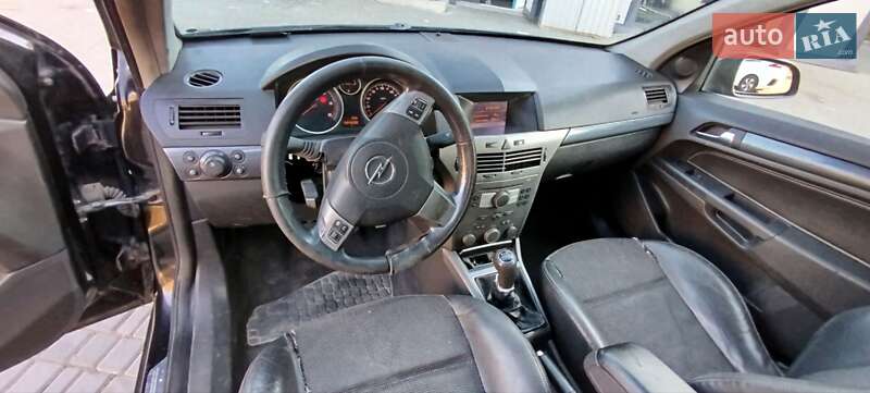 Універсал Opel Astra 2004 в Авангарді
