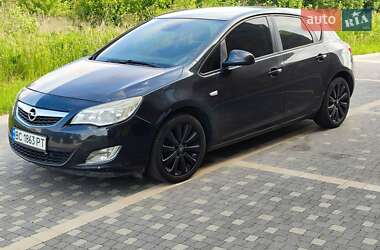 Хетчбек Opel Astra 2011 в Городку