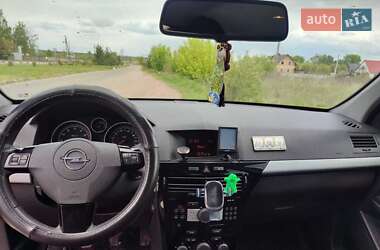 Универсал Opel Astra 2011 в 