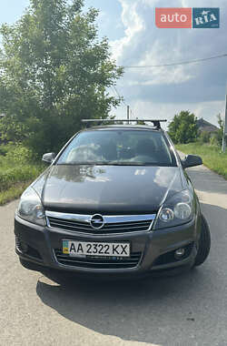 Универсал Opel Astra 2011 в Киеве