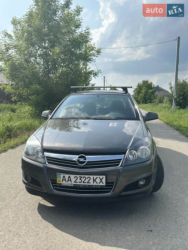 Opel Astra 2011