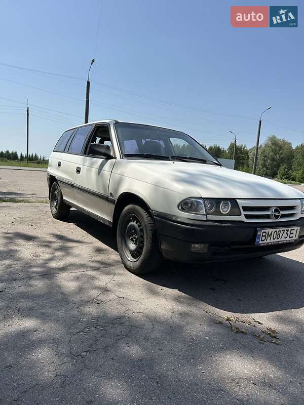 Универсал Opel Astra 1994 в Коропе