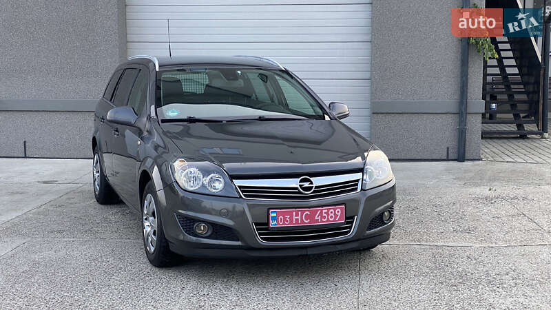 Opel Astra 2010