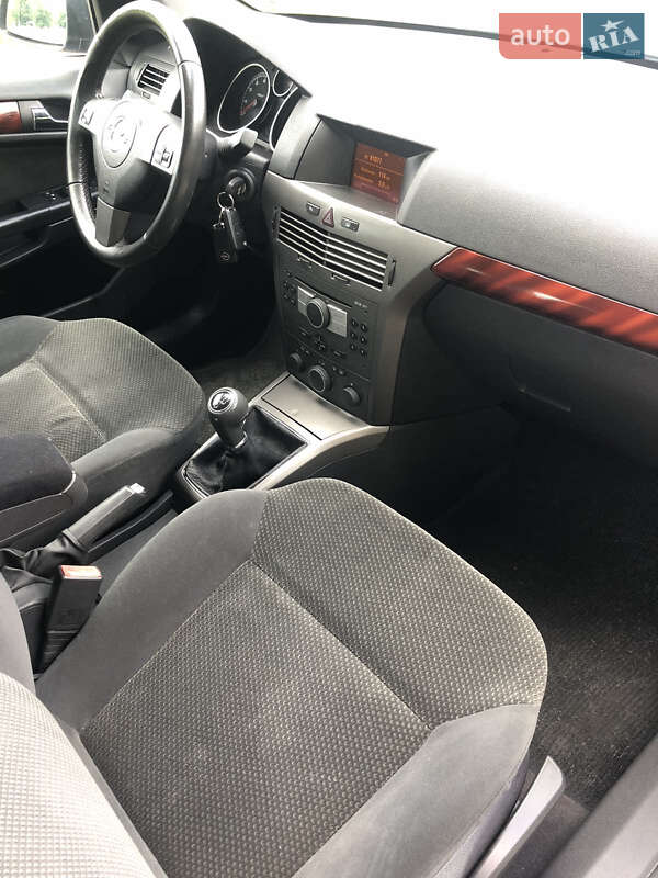 Універсал Opel Astra 2005 в Ямполі