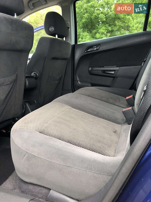 Універсал Opel Astra 2005 в Ямполі