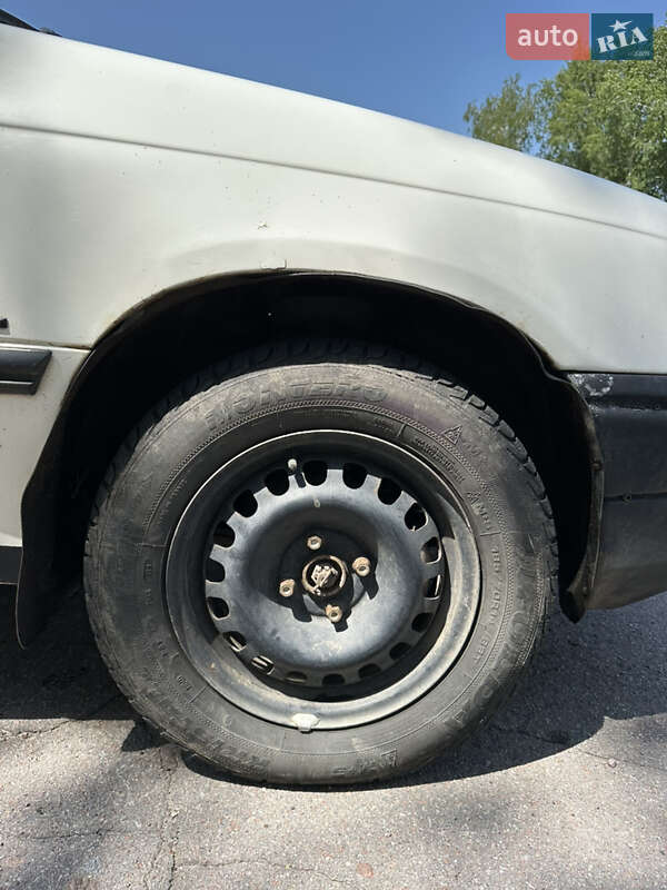 Универсал Opel Astra 1994 в Коропе