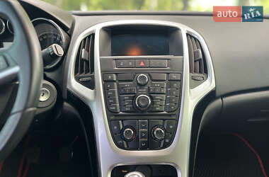 Универсал Opel Astra 2014 в 