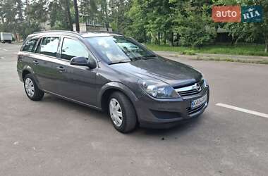 Универсал Opel Astra 2010 в 