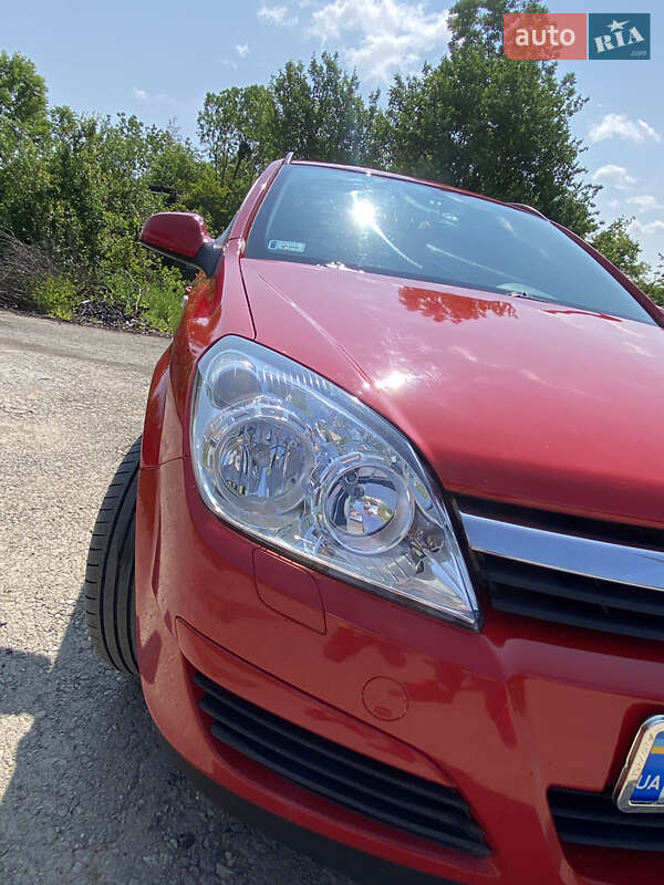 Універсал Opel Astra 2010 в Новій Ушиці