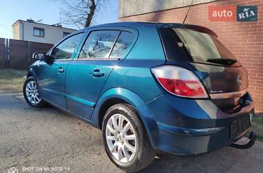 Хэтчбек Opel Astra 2006 в 