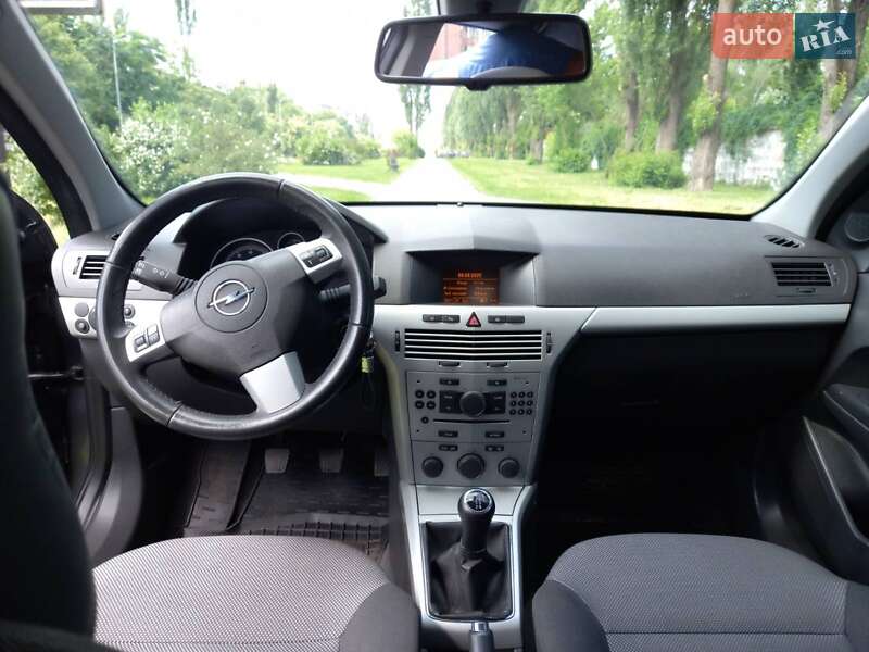 Хэтчбек Opel Astra 2009 в Киеве
