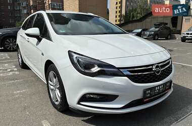 Универсал Opel Astra 2019 в 