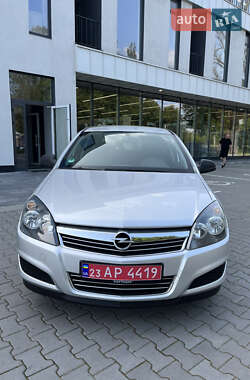 Хэтчбек Opel Astra 2009 в 