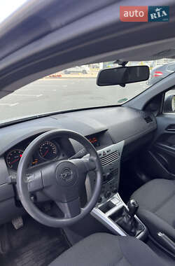 Хэтчбек Opel Astra 2009 в 